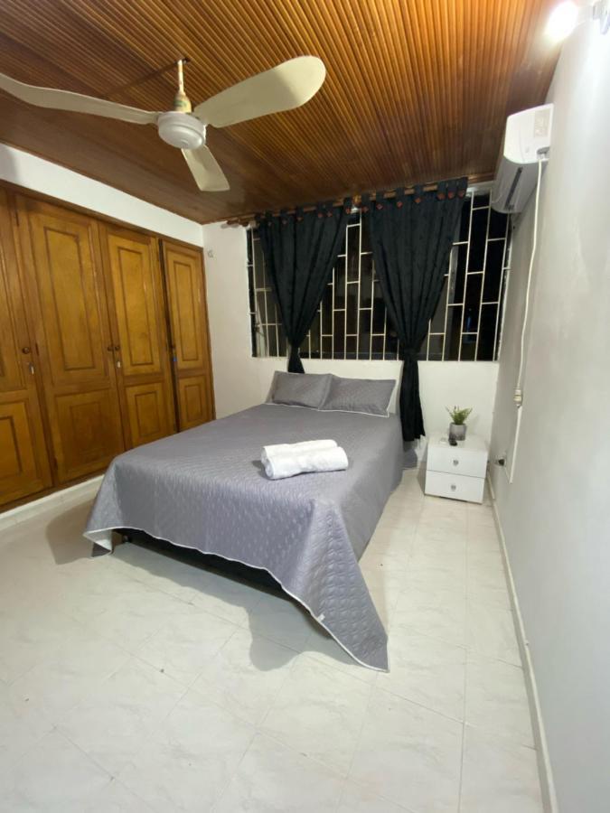 Habitaciones Cerca Al Aeropuerto 2 Cartagena Buitenkant foto